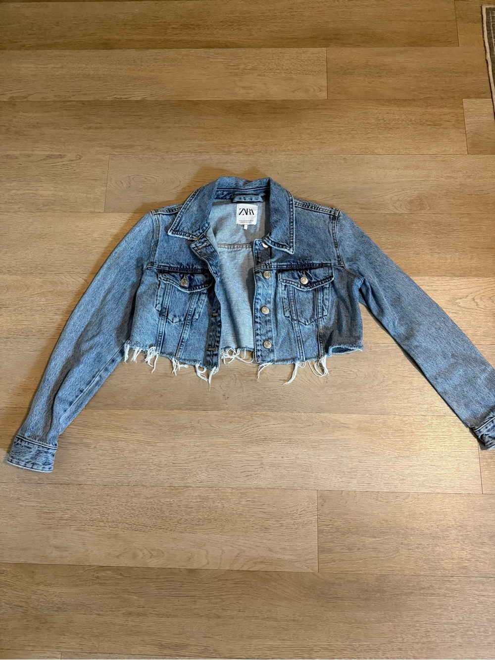 Zara Women’s Cropped Denim Jacket Raw Hem - M